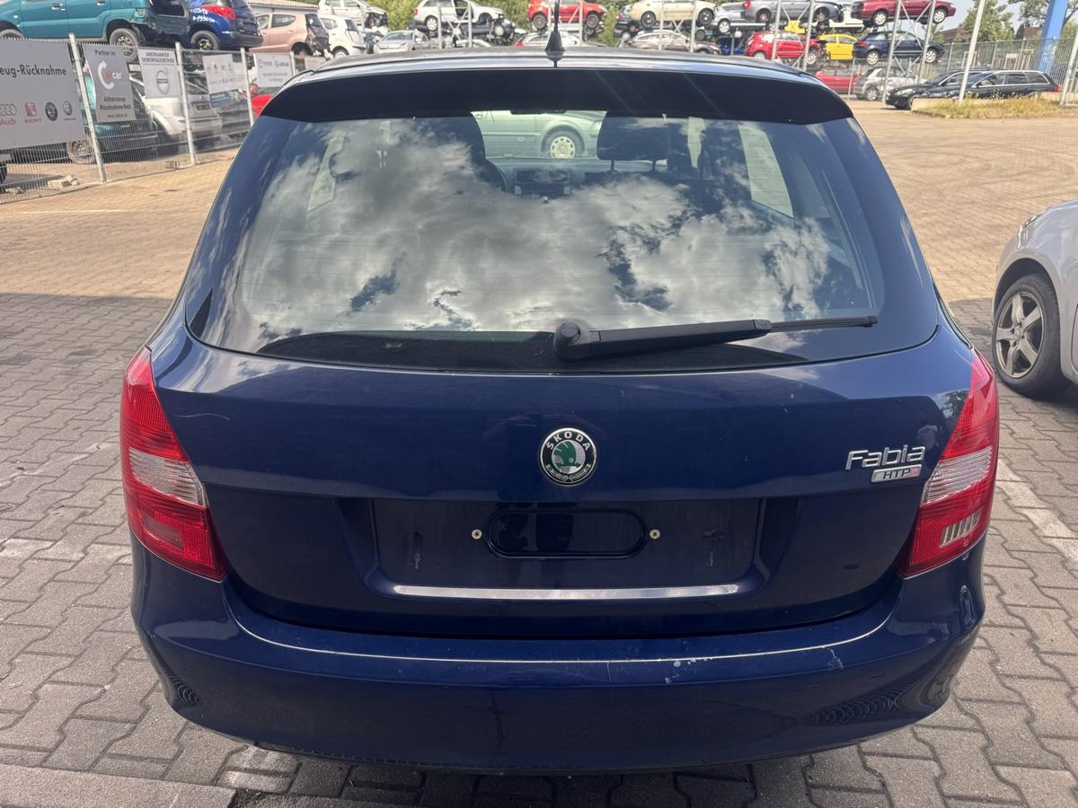 Skoda Fabia 2 5J original Kotfl&uuml;gel vorn rechts 4711 Pacific Blue Bj.2010